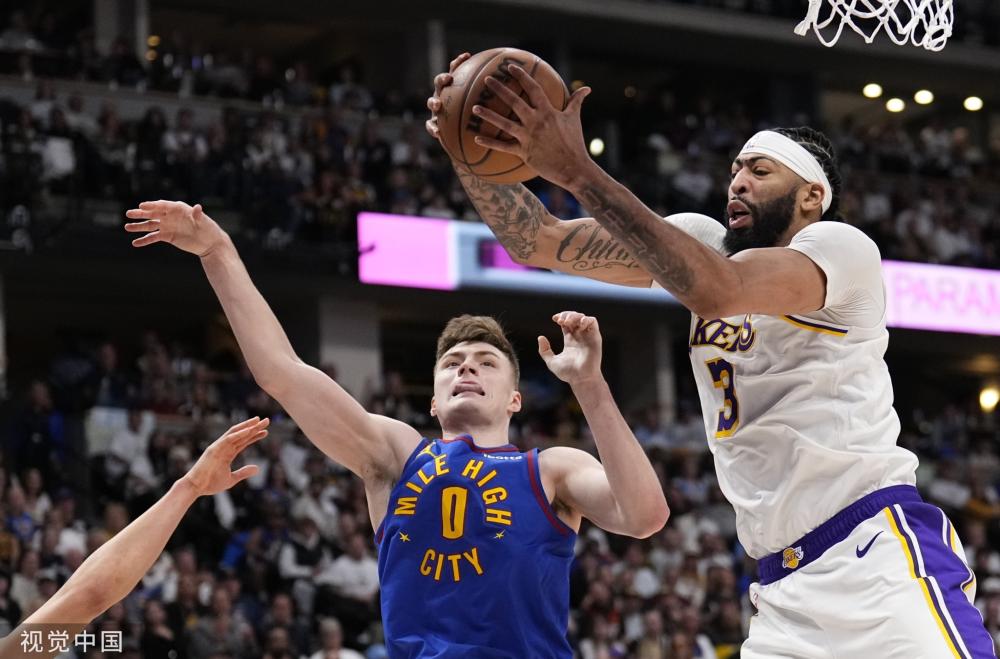 的勇敢和坚 的勇敢和坚