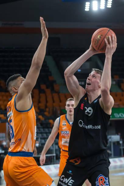 的影响使得 的影响使得